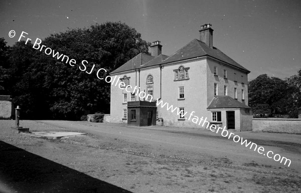 SUMMERGROVE HOUSE   YARD FRONT